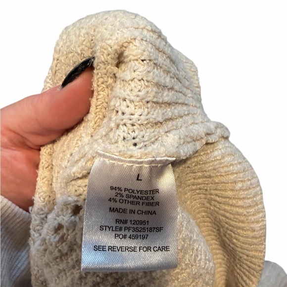 Cream V-Neck Knit Sweater - Picture 5 of 8